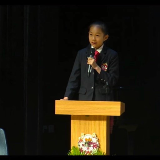 Student representative at the Year 6 junior school graduation 